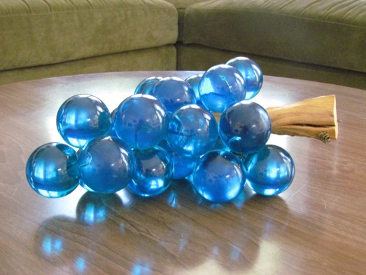 Ta -Daaaaaaa!!!!!!My very own bodacious bunch of blue lucite grapes.