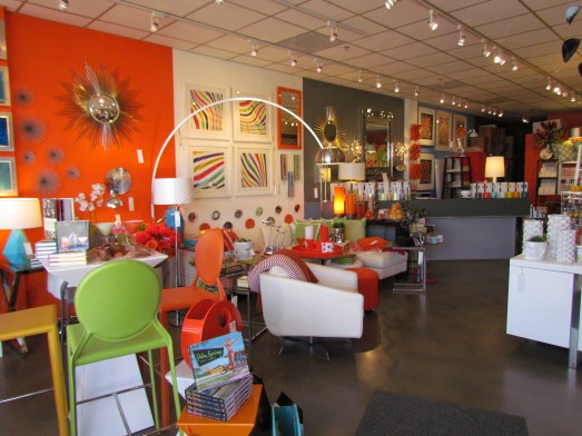 This store was absolute eye candy. All of my favorite colors came together and I was left paralyzed.